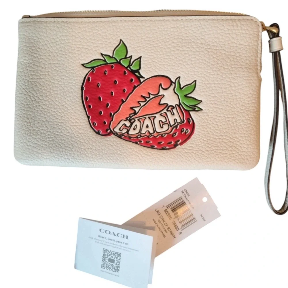 Coach wristlet Large Corner Zip With Strawberry Graphic NWT - Picture 3 of 5
